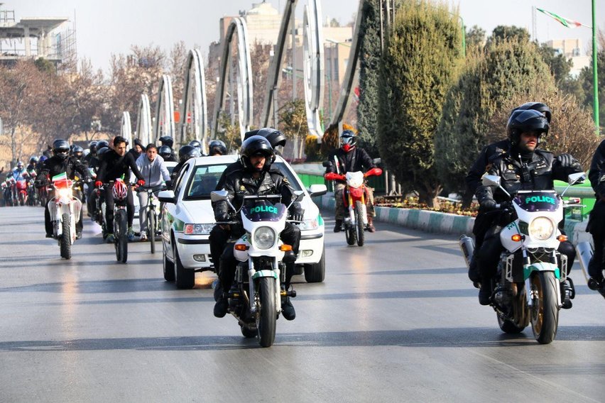 رژه موتورسواران و اتومبیلرانان اصفهانی به مناسبت ۹ دی