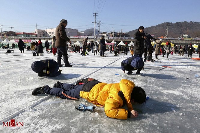 جشنواره ماهیگیری در رودخانه یخی