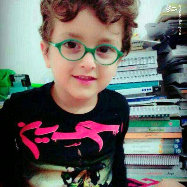 عکس/ کودک مسافر هواپیمای سقوط کرده