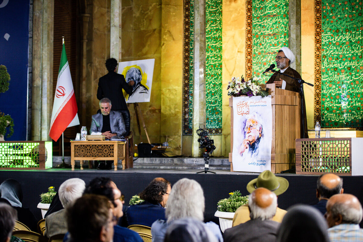 میراث «فرشچیان حکیم» در خطر؛ دبیر شورای عالی انقلاب فرهنگی خواستار احیای روش استاد شاگردی در دانشگاه‌ها شد