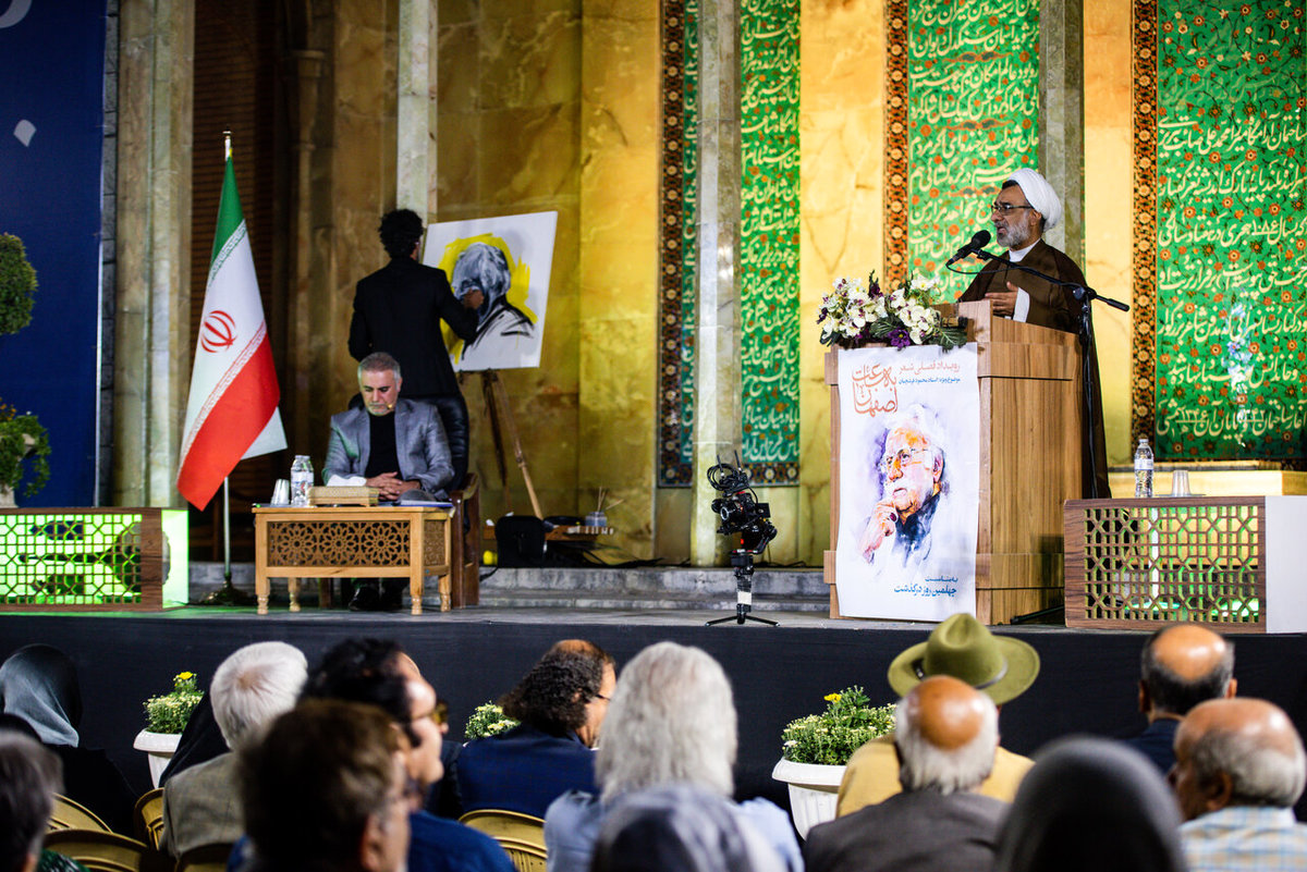 میراث «فرشچیان حکیم» در خطر؛ دبیر شورای عالی انقلاب فرهنگی خواستار احیای روش استاد شاگردی در دانشگاه‌ها شد