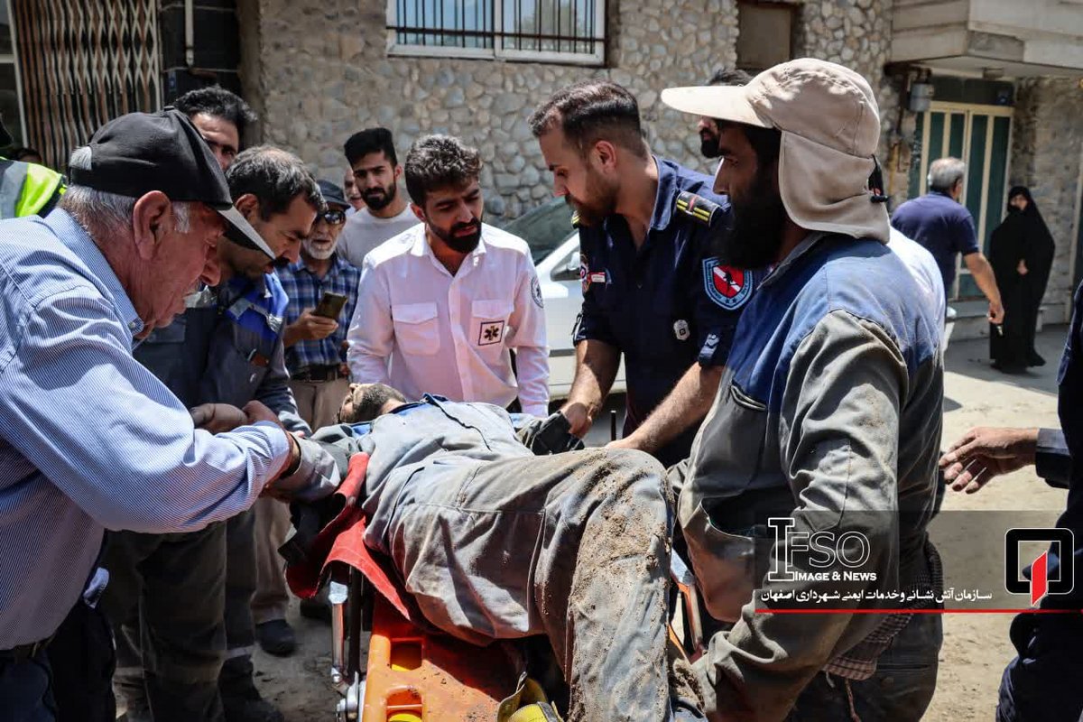 ریزش آوار روی کارگر عملیات عمرانی+عکس