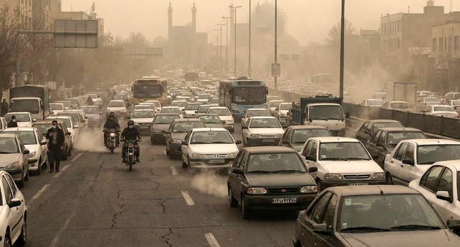 محاصره اصفهان در وضعیت قرمز؛ آلودگی تا اواسط هفته آینده ماندگار است / زنگ خطر انتشار گاز سمی دی‌اکسید نیتروژن در شهر