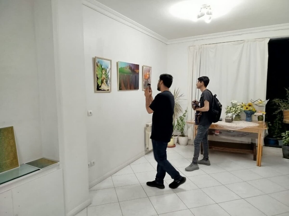 پای گلونیا به گالری آرین هنر معاصر اصفهان باز شد