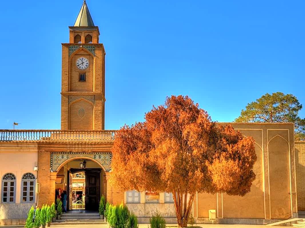 استقبال چشمگیر ارامنه از برگزاری گردهمایی ۱۰۰ تور اپراتور جهان در اصفهان
