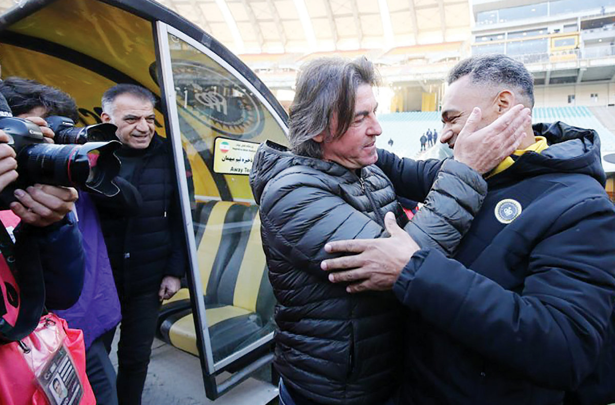 مورایس استاد کیش ‌ومات کردن ساپینتو