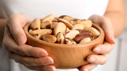 چرا آجیل شب عید را باید آنلاین بخریم؟