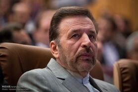احمدی‌نژاد می‌خواهد بگوید من هم هستم