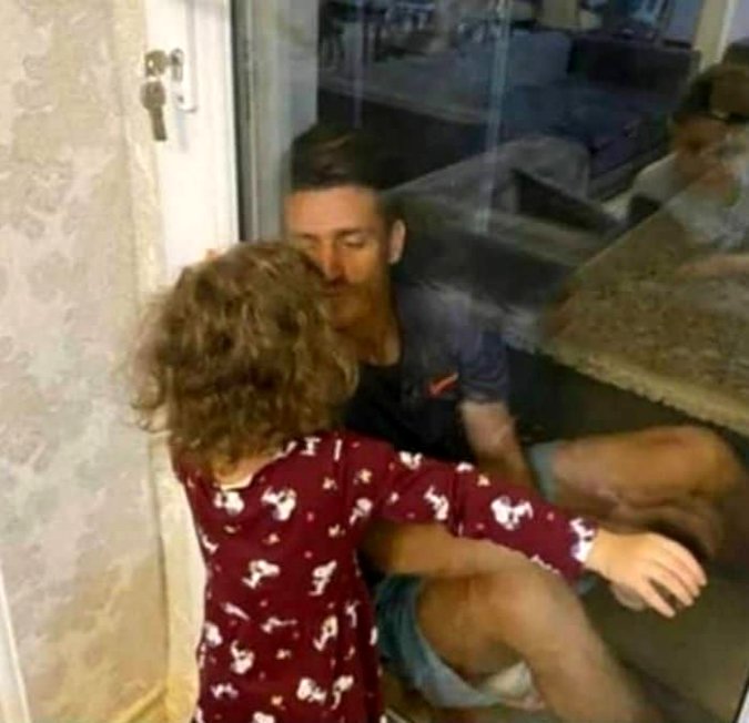 تصویر غم انگیز کاپیتان استقلال در قرنطینه خانگی