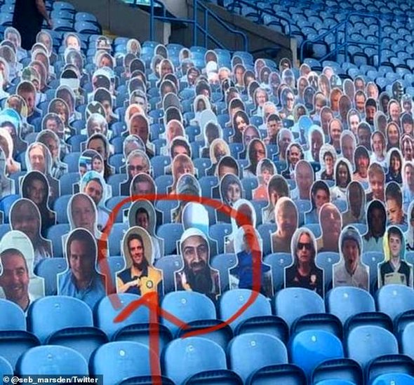 (عکس) چهره اسامه بن‌لادن در بین تماشاگران لیگ برتر انگلیس