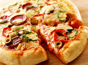  طرز تهیه ی خمیر پیتزا در منزل