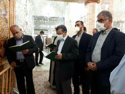 تصاویر حضور متفاوت احمدی نژاد در قم /رئیس جمهور سابق با ماسک به حرم حضرت معصومه رفت