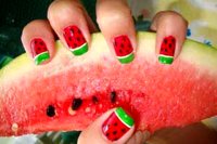 طراحی های زیبای ناخن مخصوص شب یلدا
