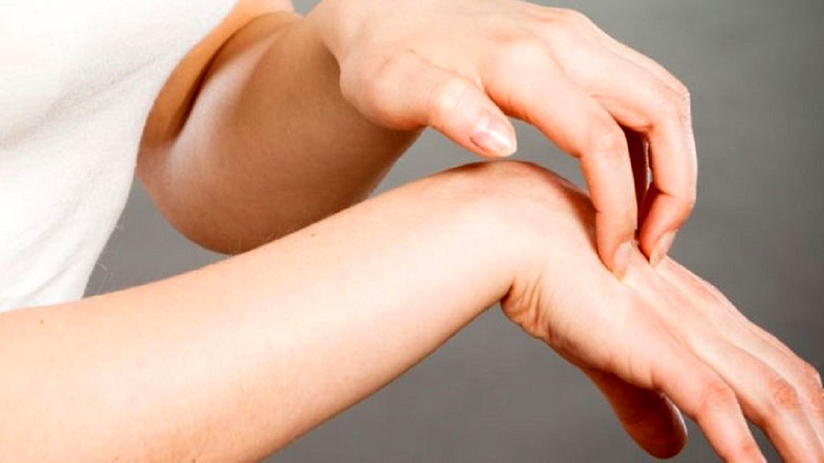 علل خارش پوست و راههای درمانی آن