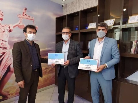 نشان اعتماد به واحدهای صنفی برتر استان اصفهان اعطا می‌شود