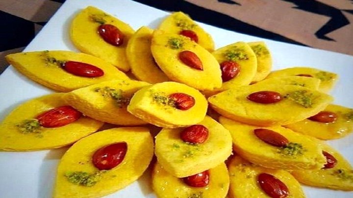 طرز تهیه شیرینی بادام زنجبیلی