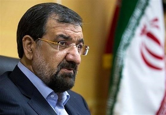 محسن رضایی: دولت به مردم بگوید چرا و چگونه قیمت دلار بالا و پایین می‌شود