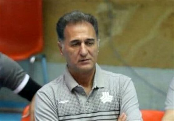 شهنازی: عملکرد بازیکنان مقابل روسیه جای تقدیر داشت/ آلکنو هم اشتباه می‌کند