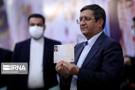 همتی: تحریم را می‌توان پشت سر گذاشت
