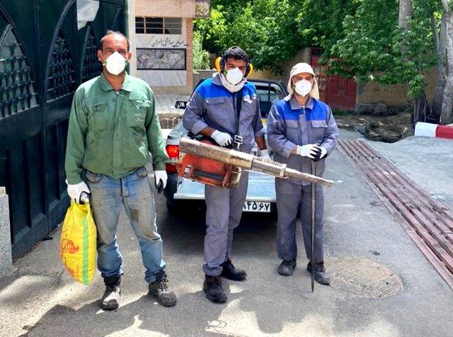 سم پاشی 4600 منهول شبکه فاضلاب شهرها و روستاهای لنجان