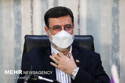 قاضی زاده هاشمی: کناره گیری باید بر اساس خرد جمعی صورت گیرد