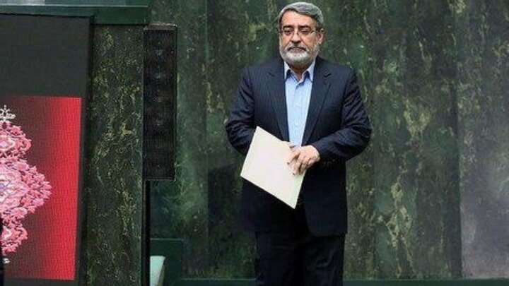 وزیر کشور از مجلس کارت زرد گرفت