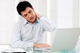 گردن درد چرا به وجود می‌آید و چطور درمانش کنیم؟
