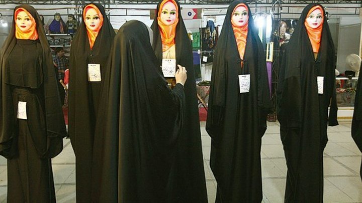 علت گرانی چادر‌مشکی در بازار اصفهان چیست؟