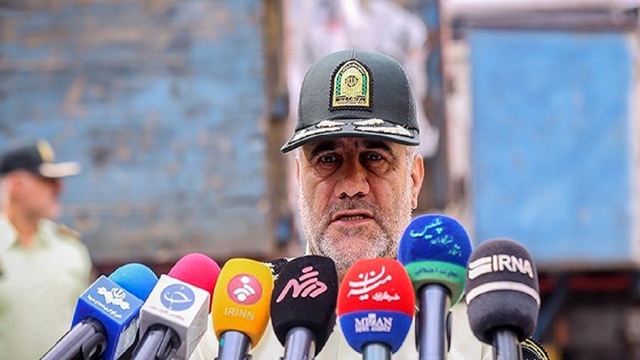 در قانون اجازه حیوان گردانی به کسی داده نشده است/ برخورد پلیس با فروشندگان البسه نامتعارف