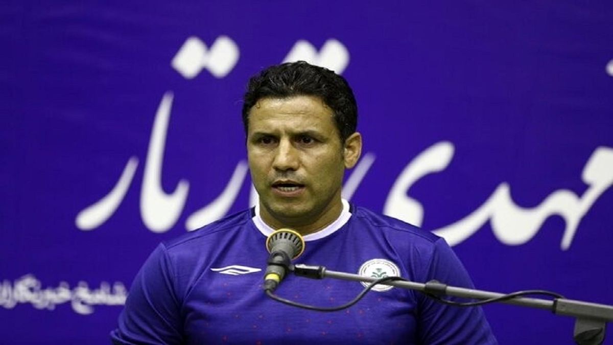 حضور روی نیمکت ذوبآهن باعث افتخار است / ابتدا باید شخصیت را به ذوب آهن برگردانیم