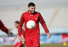 خانه نشینی ۴ هفته‌ای مهاجم پرسپولیس