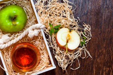 از بین بردن خارش و شوره سر با سرکه سیب