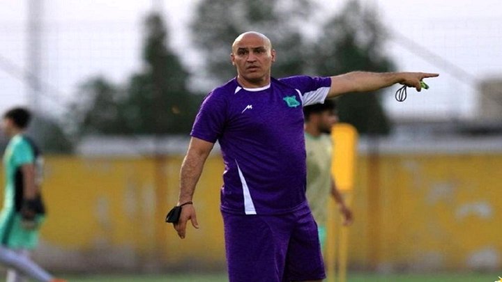 منصوریان: از بازیکنان تیم هوادار تقاضا می‌کنم تست کرونا بدهند