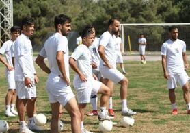 سرپرست هوادار: برای میزبانی در ورزشگاه پاس قوامین رایزنی می‌کنیم
