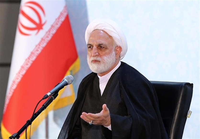 (ویدئو) اژه‌ای: من آیت‌الله نیستم!