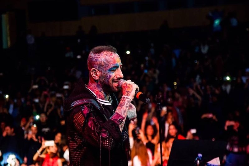 تتلو و مسئله دو زیست جهان موازی