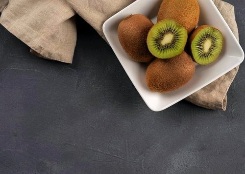 خواص اصلی و مزایای شگفت انگیز مصرف کیوی در دوران بارداری