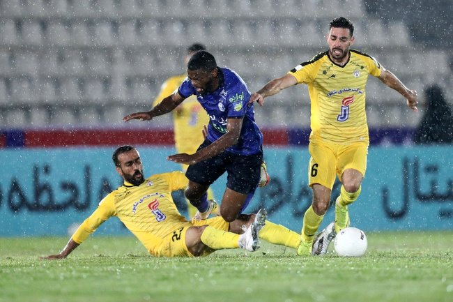 روشن: استقلال هنوز از نظر تاکتیکی مشکل دارد