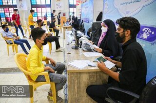 واکسیناسیون روزانه ۴ هزار دانش‌آموز در استان/سرعت مراجعه برای واکسیناسیون مناسب نیست