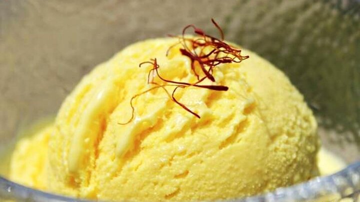 طرز تهیه بستنی زعفرانی در منزل + فیلم