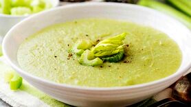 طرز تهیه سوپ کرفس برای سرماخوردگی به روش ساده + فیلم