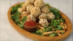 طرز تهیه توپک مرغ کنجدی + فیلم