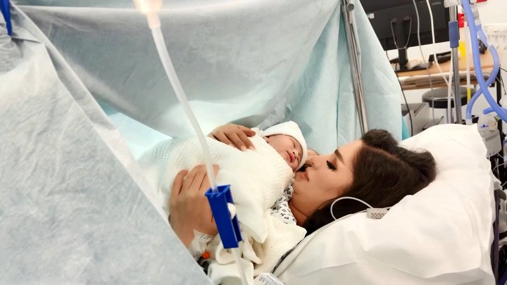 عکس آرتام پسر دنیا جهانبخت و مهراد جم