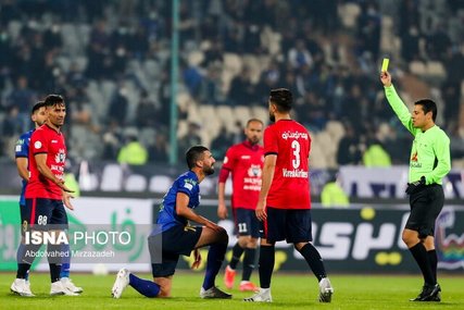 انگار خون فغانی رنگین‌تر است