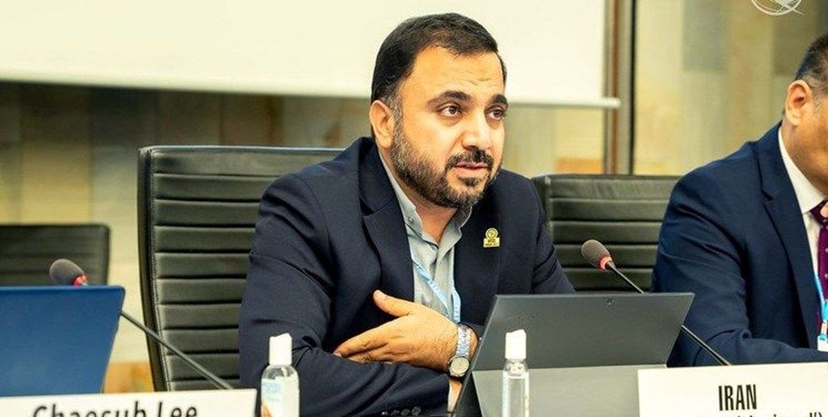 فرزندان وزیر ارتباطات دو تابعیتی هستند؟ / انتقاد زارع پور از « آمران داخلی آمدنیوزها»