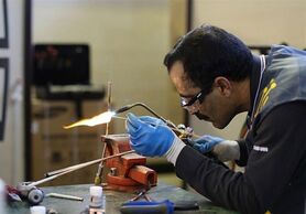 لزوم ارائه آموزش‌های مهارتی به دانشجویان
