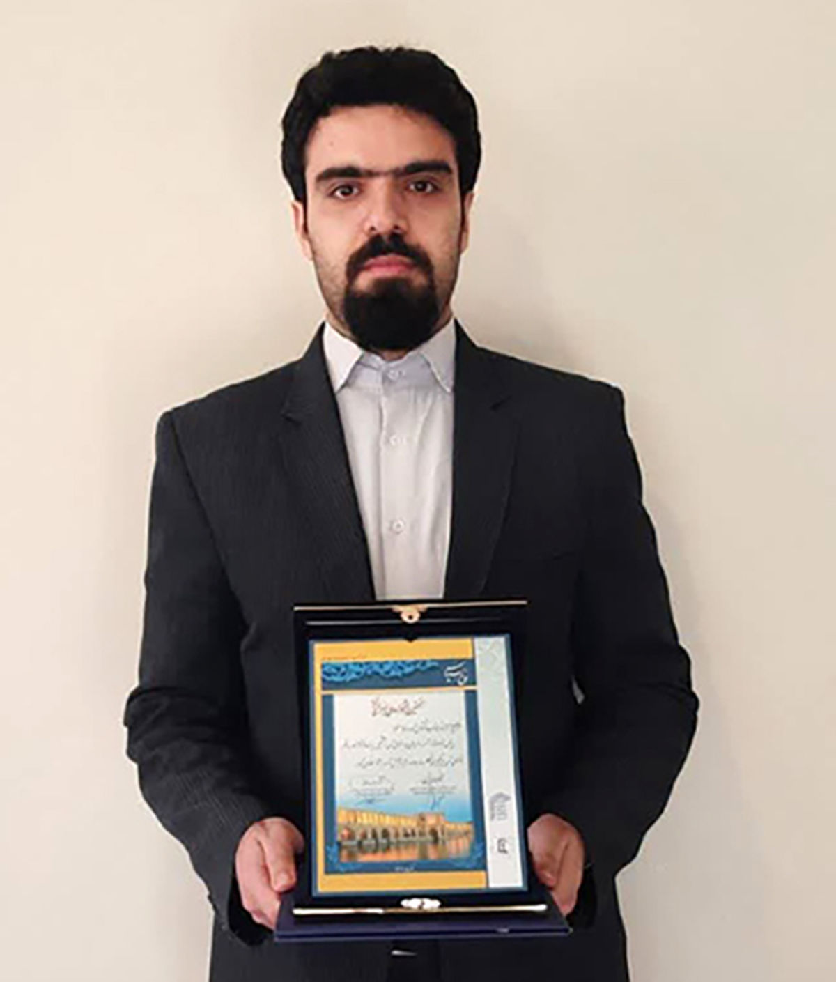 کسب جایگاه برتر کشور توسط دبیر اقتصادی اصفهان امروز