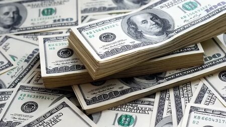 طبل بزرگ زیر پای چپ  