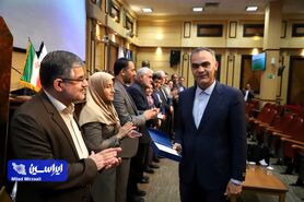 اهدای تندیس «ارتقای سلامت جامعه و سلامت هوا» به شرکت فولادسنگ مبارکه