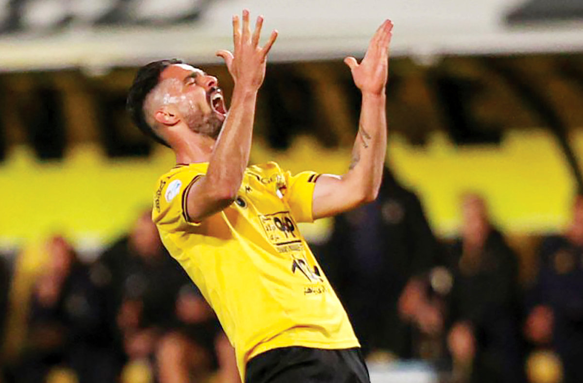 بمب‌افکنی با موشک‌های خوشه‌ای